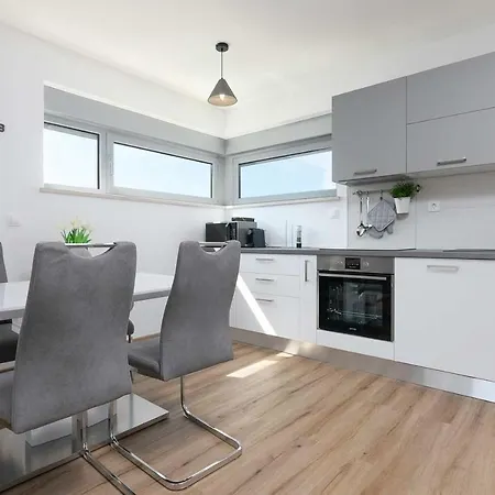 App Filippo & Kata Apartament *